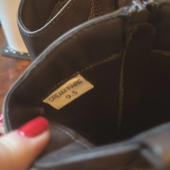 Cowgirl Booties - Dark Brown with a dark mauve embroidery. - Picture 5 of 6